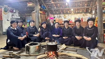 Dưới mái nhà sàn, ký ức không ngủ quên