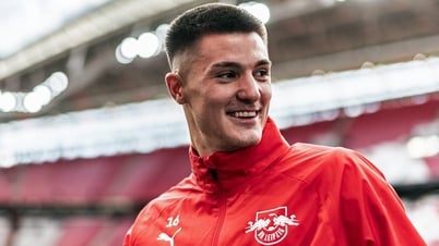 Newcastle nâng giá mua Sesko, MU 'nóng mặt'