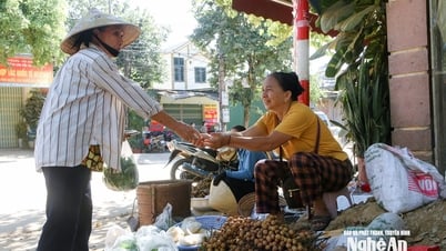 Người dân Tương Dương trở lại nhịp sống bình thường sau mưa lũ