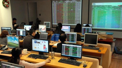 Cổ phiếu ngân hàng dẫn dắt, VN-Index vượt mốc 1.570 điểm