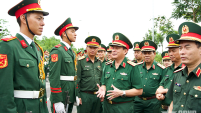 Thượng tướng Trương Thiên Tô kiểm tra, động viên các lực lượng luyện tập tham gia diễu binh, diễu hành