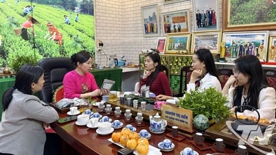 Cần những “câu chuyện làm quà”