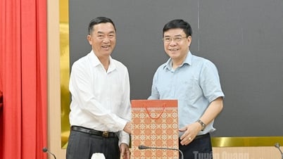 Phó Chủ tịch UBND tỉnh Hoàng Gia Long tiếp, làm việc với Đoàn công tác Tổng lãnh sự quán Việt Nam tại Côn Minh, Trung Quốc