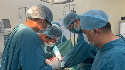 Tiểu khó, tiểu gắt, đi khám phát hiện hẹp niệu đạo dương vật