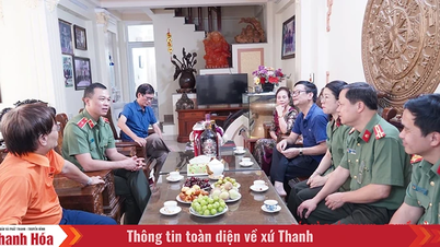 Giám đốc Công an tỉnh thắp hương tri ân các đồng chí nguyên lãnh đạo Công an tỉnh qua các thời kỳ