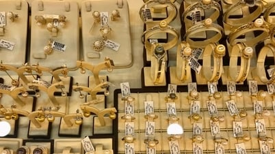 Giá vàng trong nước cao hơn thế giới gần 17 triệu đồng/lượng