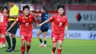 Video bóng đá nữ Việt Nam vs Campuchia: Chủ nhà 'đánh tennis'