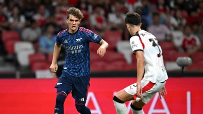 Arsenal muốn đưa thần đồng 15 tuổi lên đá đội một