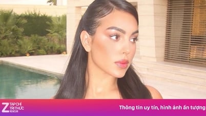 Bạn gái Ronaldo mặc váy ngắn cũn