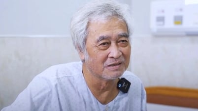 Người đàn ông ở Lâm Đồng xúc động khi được bác sĩ cứu thoát cảnh tàn phế