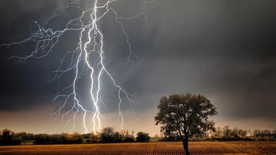 Bí ẩn thế kỉ được giải đáp: Sét hình thành do đâu?