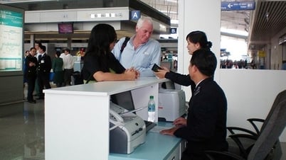 Miễn thị thực với người nước ngoài thuộc diện đặc biệt