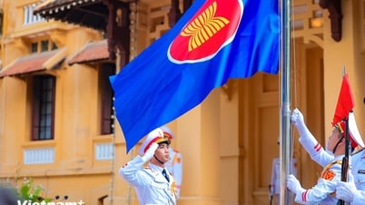Trang trọng Lễ thượng cờ kỷ niệm 58 năm thành lập ASEAN tại Hà Nội