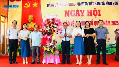 Phó Bí thư Thường trực Tỉnh ủy U Huấn dự Ngày hội Toàn dân bảo vệ an ninh Tổ quốc tại xã Bình Sơn