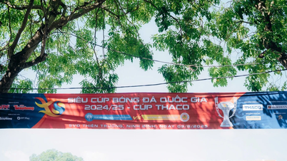Không khí Siêu Cúp Bóng đá Quốc gia 2024/25 – Cúp THACO tràn ngập sân Thiên Trường