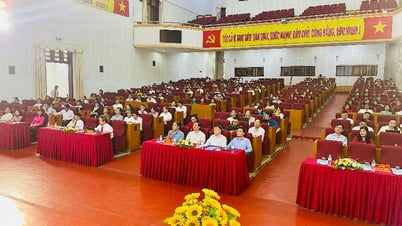 Triển khai nhiệm vụ năm học 2025 - 2026 và biểu dương điển hình tiên tiến giai đoạn 2020 - 2025