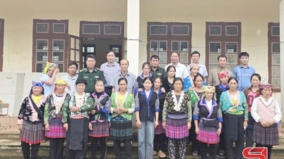 Bế giảng lớp xóa mù chữ cho nhân dân khu vực biên giới