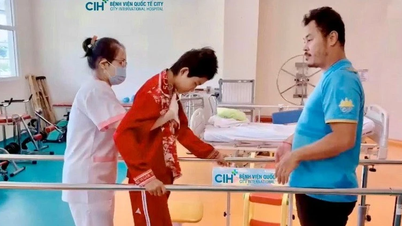 Hành trình mới của bệnh nhi người Campuchia sau ca chấn thương sọ não