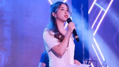 Cô gái Huế "ngủ ngày cày đêm" để giành suất học bổng danh giá thế giới