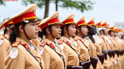 Những 'bóng hồng' Công an nhân dân đội nắng bám thao trường