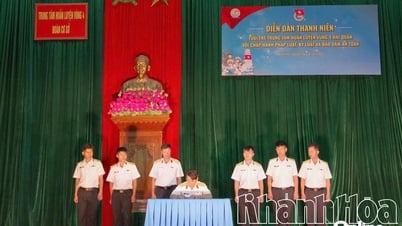 Đoàn cơ sở Trung tâm Huấn luyện Vùng 4 Hải quân tổ chức diễn đàn thanh niên