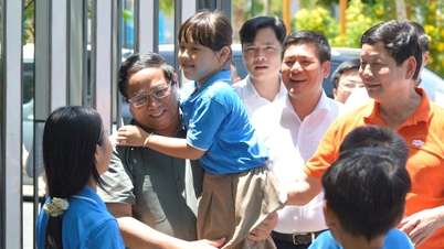 Thủ tướng Phạm Minh Chính: Nên hướng học sinh Trường Hy Vọng vào các ngành mới nổi