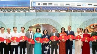 เป่าตินหมันไห่: ส่งจิตวิญญาณชาวเวียดนามสู่ผลงานอันล้ำค่าในนิทรรศการความสำเร็จทางเศรษฐกิจและสังคม 80 ปี