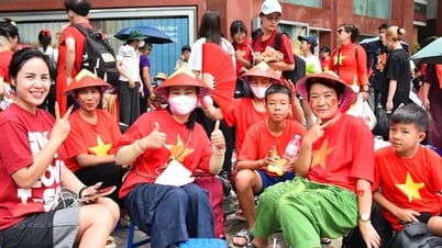 Thủ đô Hà Nội rực sắc đỏ trước thềm Quốc khánh