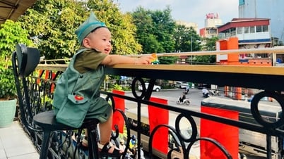 Kedai kopi di Hanoi buka sepanjang malam pada 2 September, pelanggan membayar jutaan untuk memesan tempat duduk