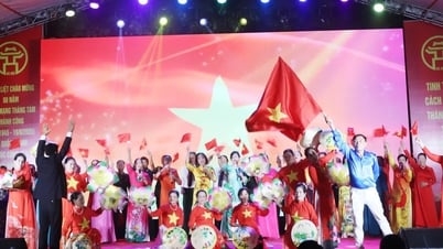 Program seni: "Dong Ngac - Kebanggaan, keyakinan, dan aspirasi"