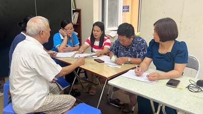 Kelurahan Phu Dien aktif mendukung masyarakat untuk menerima hadiah pada Hari Kemerdekaan 2 September