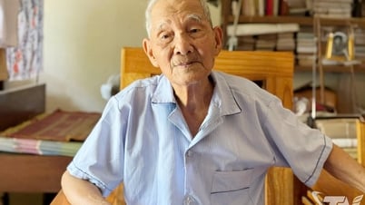 Souvenirs de l'écrivain Nong Viet Toai sur le jour du soulèvement général