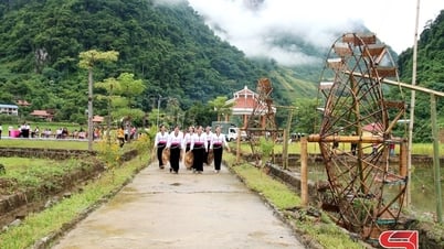 ການ​ຂົນ​ສົ່ງ​ສົ່ງ​ເສີມ​ການ​ທ່ອງ​ທ່ຽວ​ເຊີນ​ລາ “ອອກ”