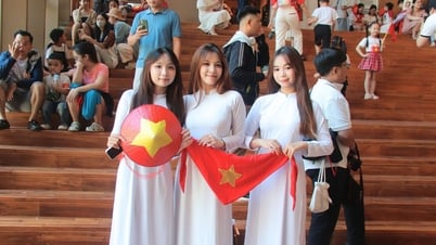 Touristen strömen am Nationalfeiertag nach Da Nang