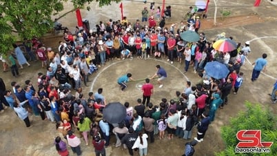 Lebhafter Markt im Hochland-Grenzgebiet von Phieng Khoai