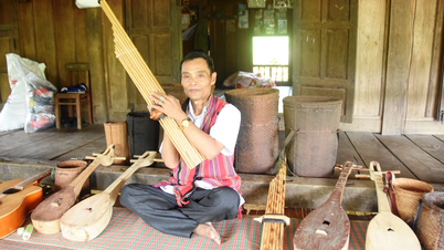 Multi-talented artisan in Ra Lay village