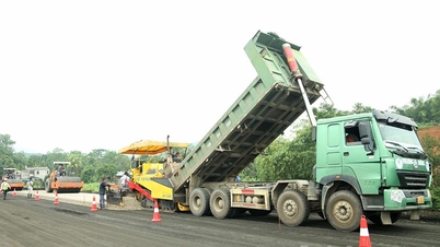 Trải lớp bây đầu tiên gói thầu số 4 Cao tốc Tuyên Quang – Hà Giang