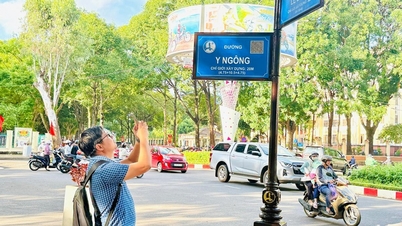 Maksud "bercakap" papan tanda jalan