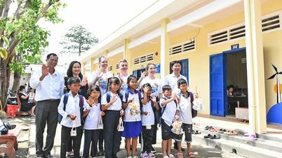 Overdracht van het project voor de modernisering en reparatie van de schoolafdeling in de gemeente Vinh Hai