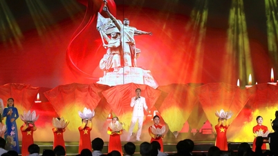 Nghe Tinh Soviet merupakan simbol abadi kepahlawanan revolusioner.
