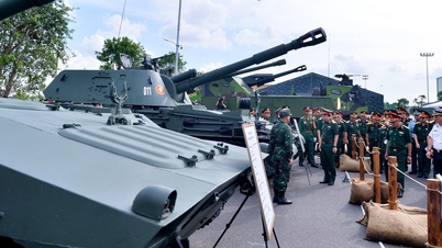 জেনারেল ফান ভ্যান গিয়াং SU-152 স্ব-চালিত বন্দুকের বিশেষ বৈশিষ্ট্যগুলি উন্নত করার জন্য পরামর্শ পেয়েছিলেন।