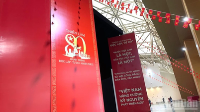 Expoziția „80 de ani din călătoria Independenței-Libertății-Fericirii” se încheie pe 15 septembrie, la ora 16:00.