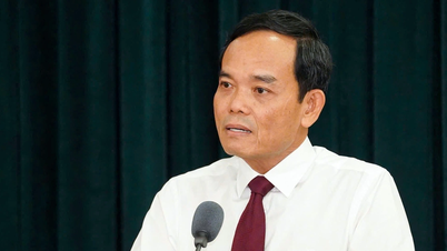 Komitet Partii Miasta Ho Chi Minh zorganizował konferencję w celu omówienia dokumentów przedłożonych na I Zjeździe Partii Miasta Ho Chi Minh.
