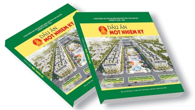 Menerbitkan buku foto 'Jejak Sebuah Istilah' untuk menyambut Kongres Partai Provinsi Thai Nguyen