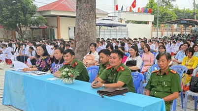 ប៉ូលីសសង្កាត់ Tan Ninh ផ្សព្វផ្សាយការទប់ស្កាត់អំពើហិង្សាក្នុងសាលា
