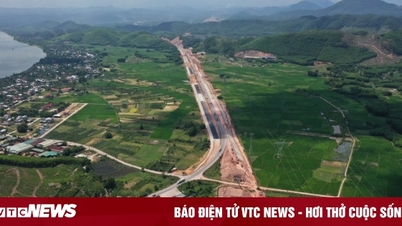 Le Premier ministre demande l'ouverture de l'ensemble de l'autoroute de Cao Bang à Ca Mau cette année