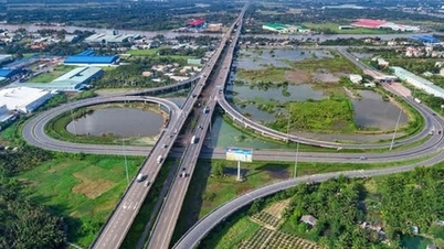 ក្រសួង​សំណង់​រាយការណ៍​ជូន​នាយក​រដ្ឋមន្ត្រី​ស្តីពី​ការ​ដោះស្រាយ​ព័ត៌មាន​អំពី​យន្តការ​ដេញថ្លៃ​ប្រកបដោយ​តម្លាភាព