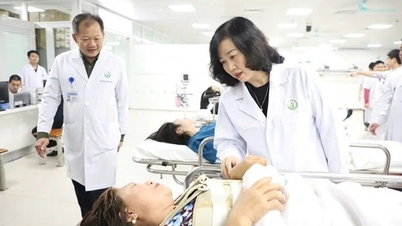 นโยบายการให้บริการทางการแพทย์ฟรีแก่ประชาชนทุกคนจะถูกนำไปปฏิบัติอย่างไร?