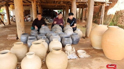 Výroba keramiky Muong Chanh