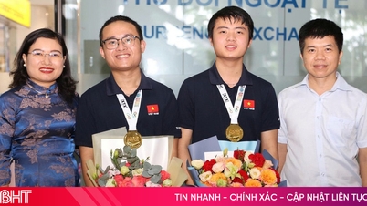 Für welche Universität werden sich die beiden männlichen Studenten aus Ha Tinh entscheiden, die bei der Internationalen Mathematik-Olympiade Goldmedaillen gewonnen haben?